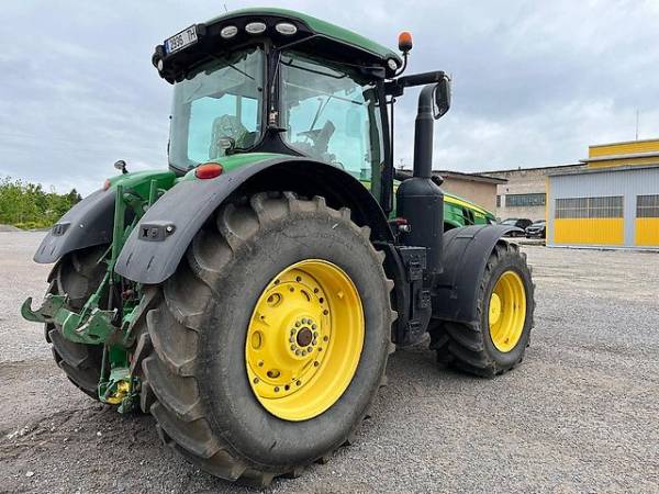 Трактор John Deere 8320R (2015)