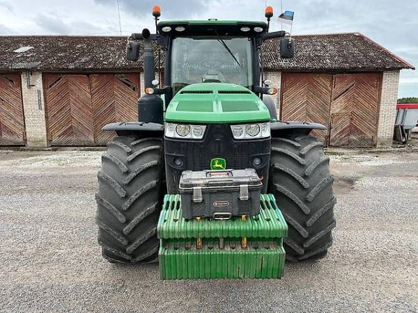 Трактор John Deere 8320R (2015)