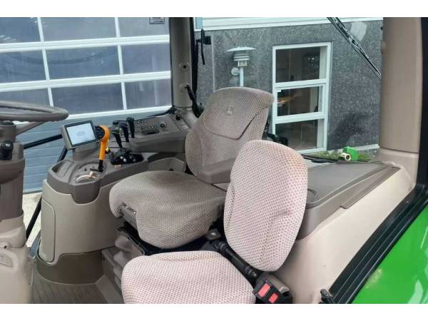 Трактор John Deere 6125R (2012)