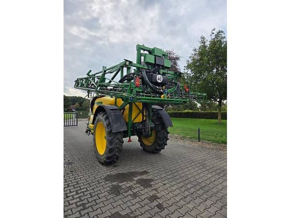 Причіпний обприскувач John Deere 732i (2010)