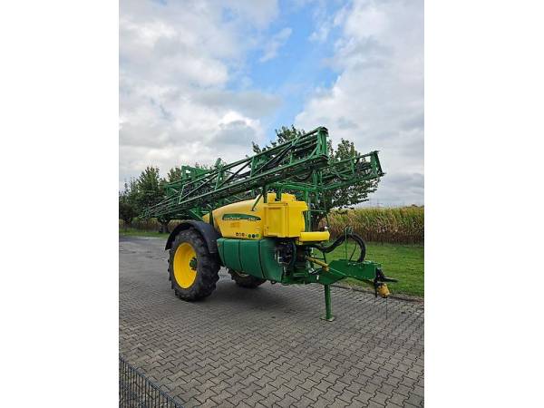 Причіпний обприскувач John Deere 732i (2010)