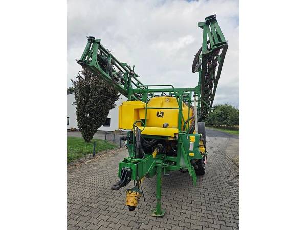 Причіпний обприскувач John Deere 732i (2010)