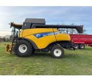 Комбайн New Holland CR 9070