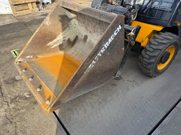 Навантажувач JCB 520-40 (2016)