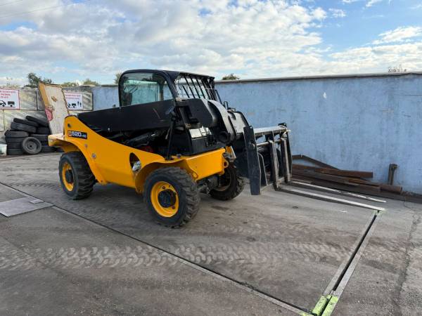 Навантажувач JCB 520-40 (2016)
