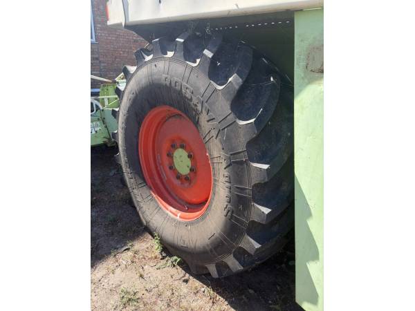 Кормоуборочный комбайн Claas Jaguar 840 (1997)