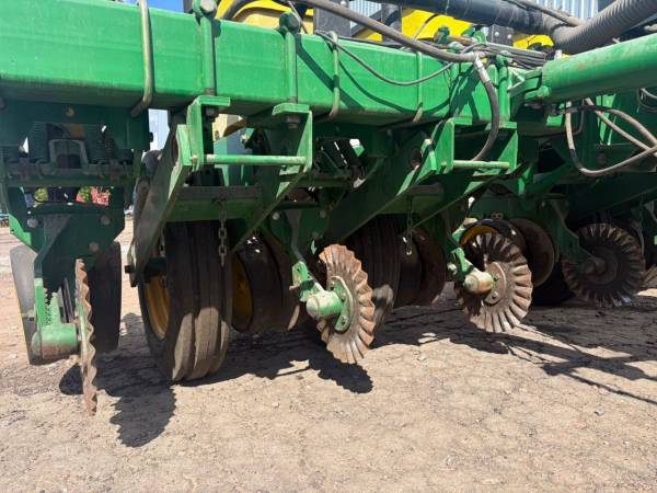 Сеялка John Deere 7200