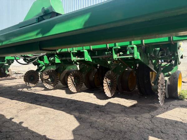 Сеялка John Deere 7200