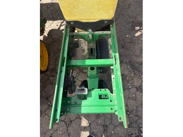 Сеялка John Deere 7200