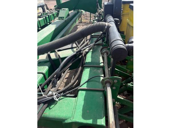 Сеялка John Deere 7200