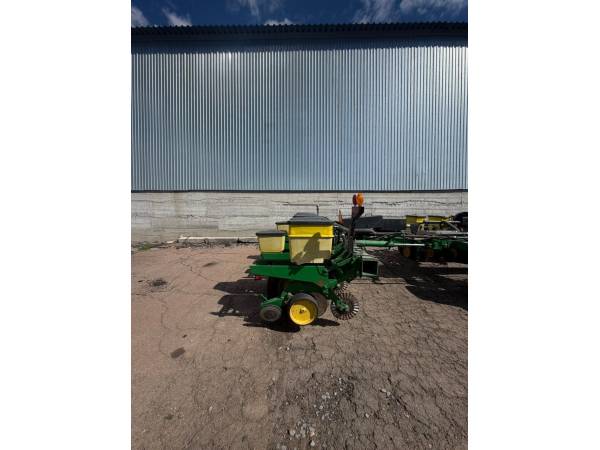 Сеялка John Deere 7200