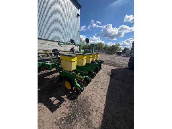 Сеялка John Deere 7200