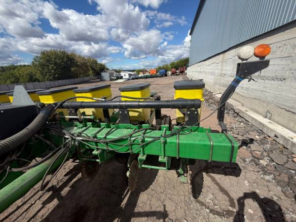 Сеялка John Deere 7200