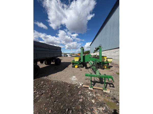 Сеялка John Deere 7200