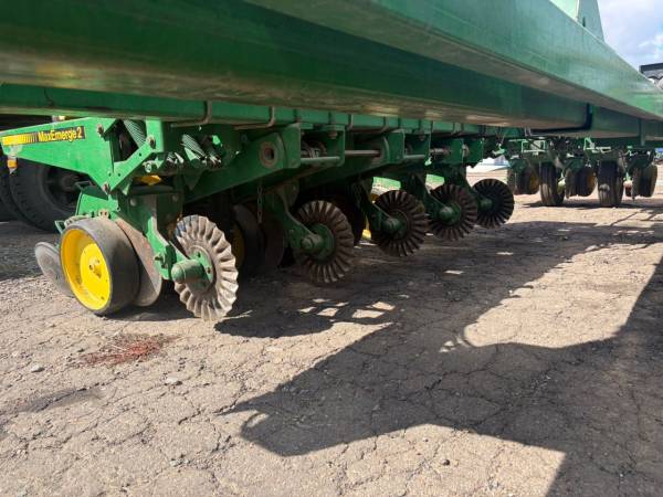 Сеялка John Deere 7200