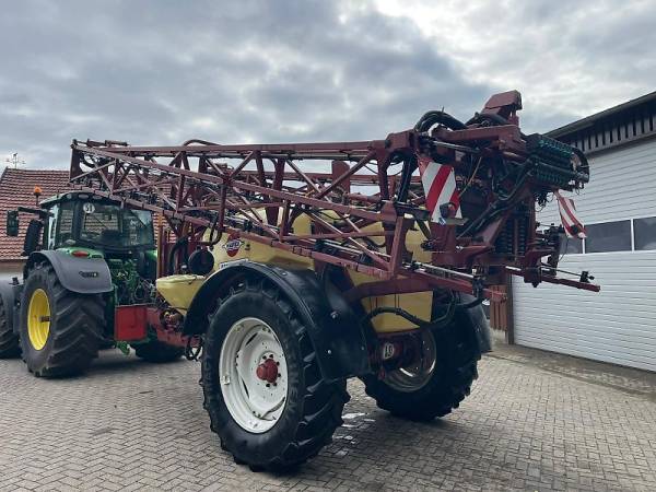 Причіпний обприскувач Hardi Commander 4200 (2002)