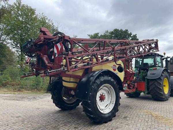 Причіпний обприскувач Hardi Commander 4200 (2002)