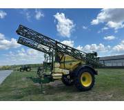 Причіпний обприскувач John Deere 840