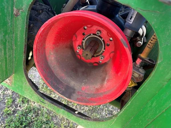 Причіпний обприскувач John Deere 840 (2001)