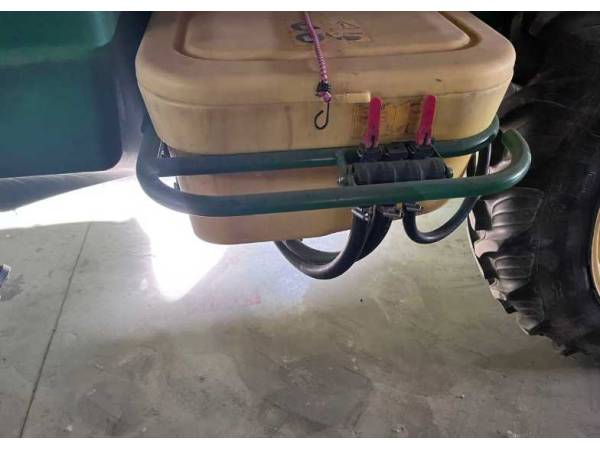 Причіпний обприскувач John Deere 732 (2008)