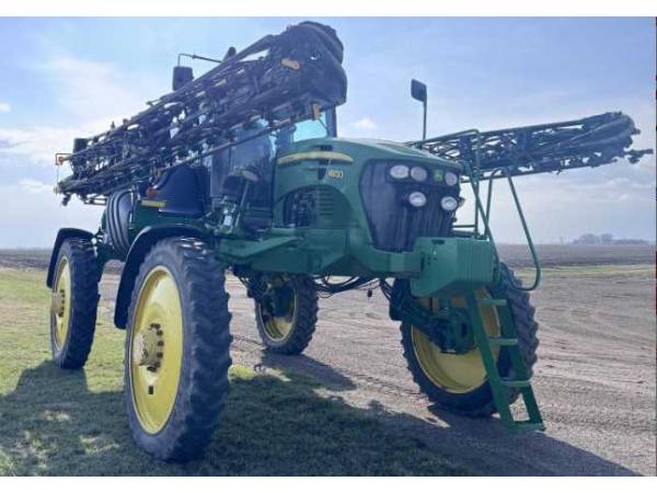 Самохідний обприскувач John Deere 4830 (2011)