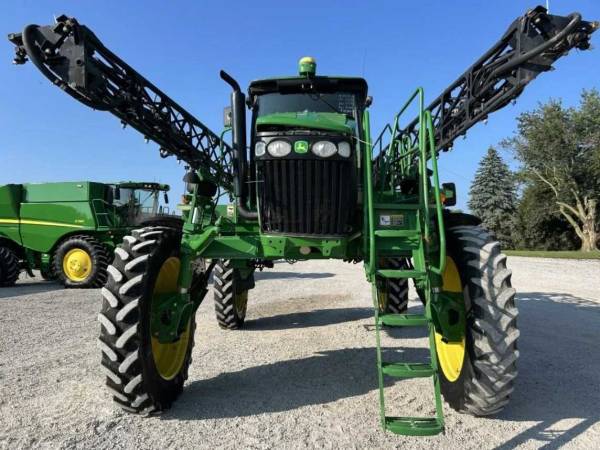Самохідний обприскувач John Deere 4730 (2009)