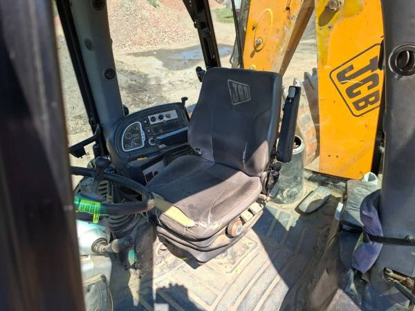 Екскаватор-навантажувач JCB 3CX (2010)