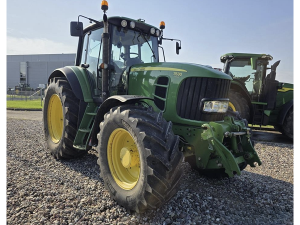 Трактор John Deere 7530 Premium (2008)