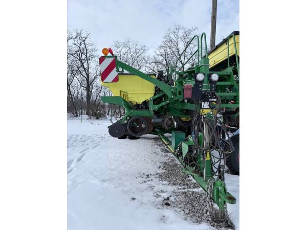 Сівалка точного висіву John Deere 1745 (2022)