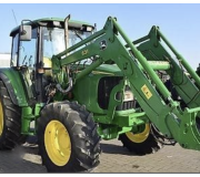 Трактор John Deere 6220
