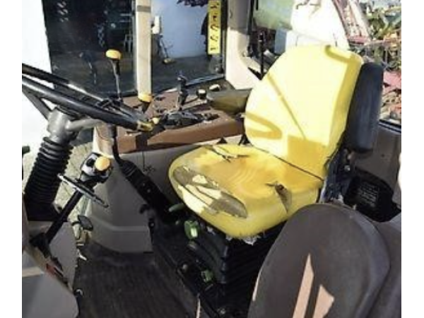 Трактор John Deere 6220 (2006)