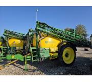 Причіпний обприскувач John Deere M740