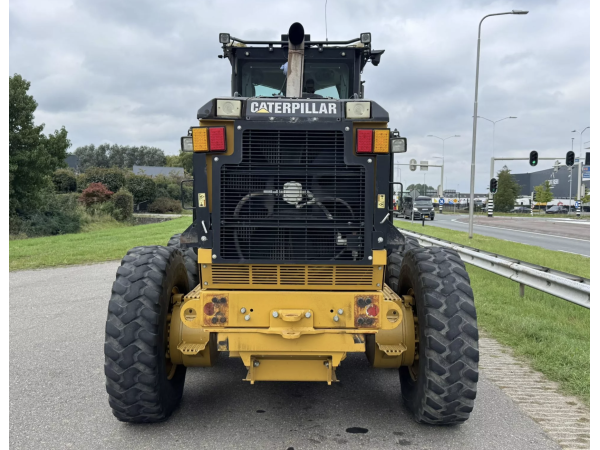 Грейдер Caterpillar 140M (2010)