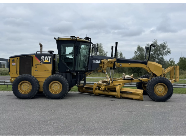 Грейдер Caterpillar 140M (2010)