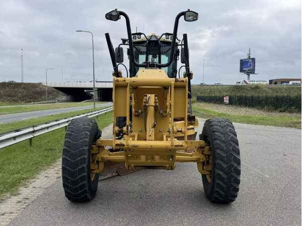 Грейдер Caterpillar 140M (2010)