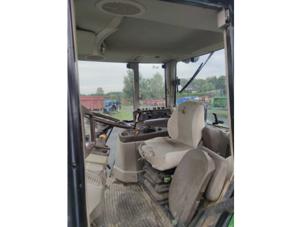 Трактор John Deere 6820 (2006)