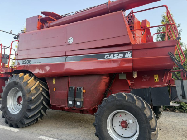 Комбайн Case IH 2388 (2003)