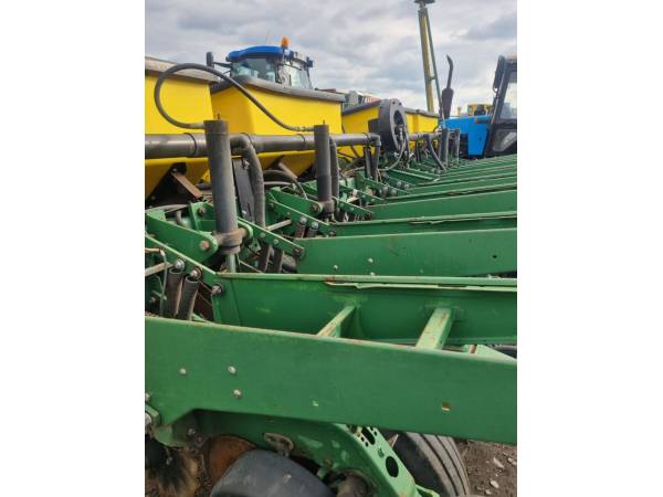 Сівалка John Deere 7000