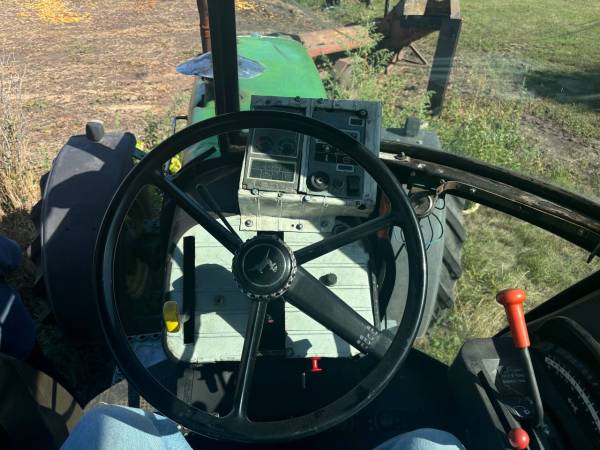 Трактор John Deere 4450