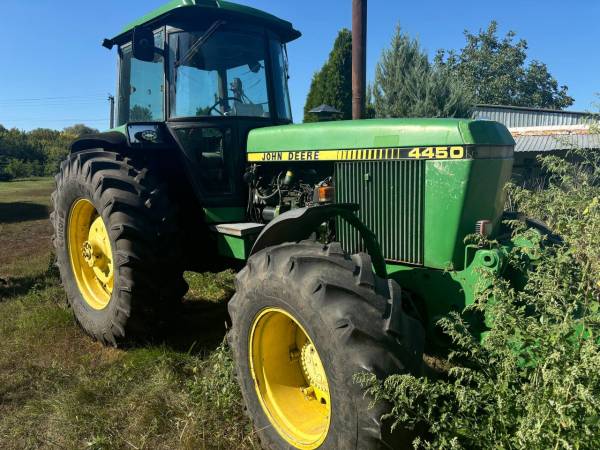 Трактор John Deere 4450