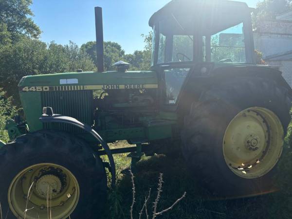 Трактор John Deere 4450