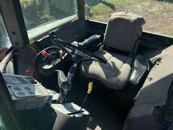Трактор John Deere 4450