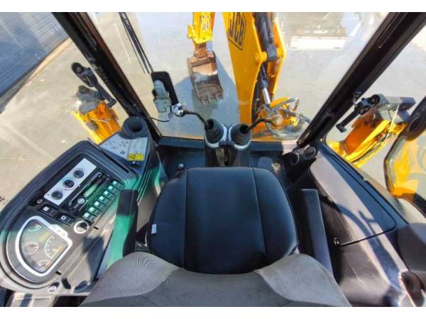 Екскаватор-навантажувач JCB 3CX (2010)