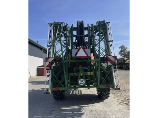 Прицепной опрыскиватель Amazone UG 3000 Nova (2006)
