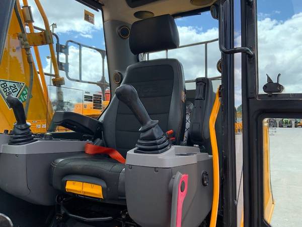 Экскаватор JCB 140X LC (2022)
