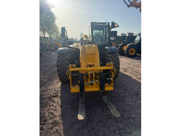 Навантажувач JCB 560-80 (2022)