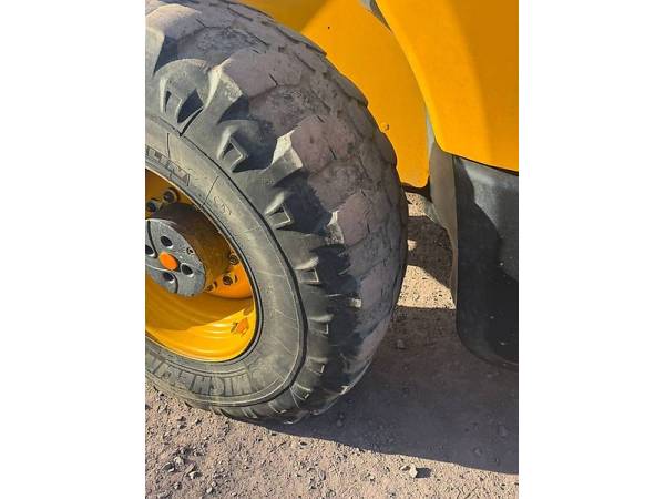 Навантажувач JCB 560-80 (2022)