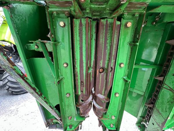 Жатка кукурузная John Deere 670 6-ти рядная