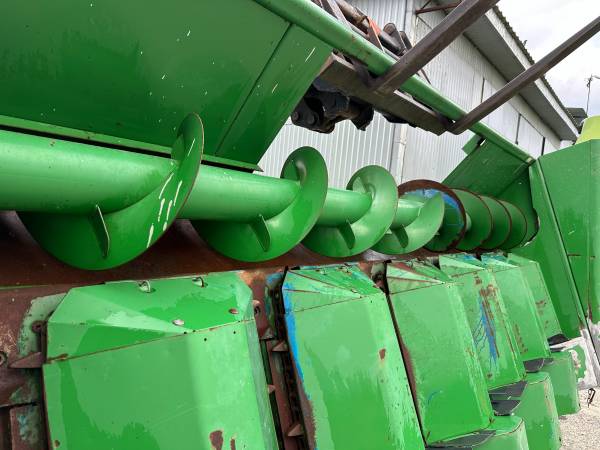Жатка кукурузная John Deere 670 6-ти рядная