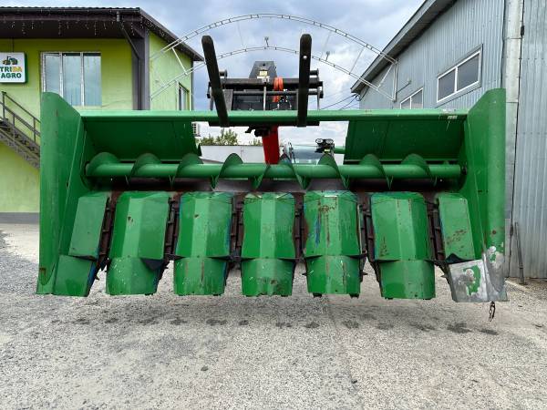 Жатка кукурузная John Deere 670 6-ти рядная
